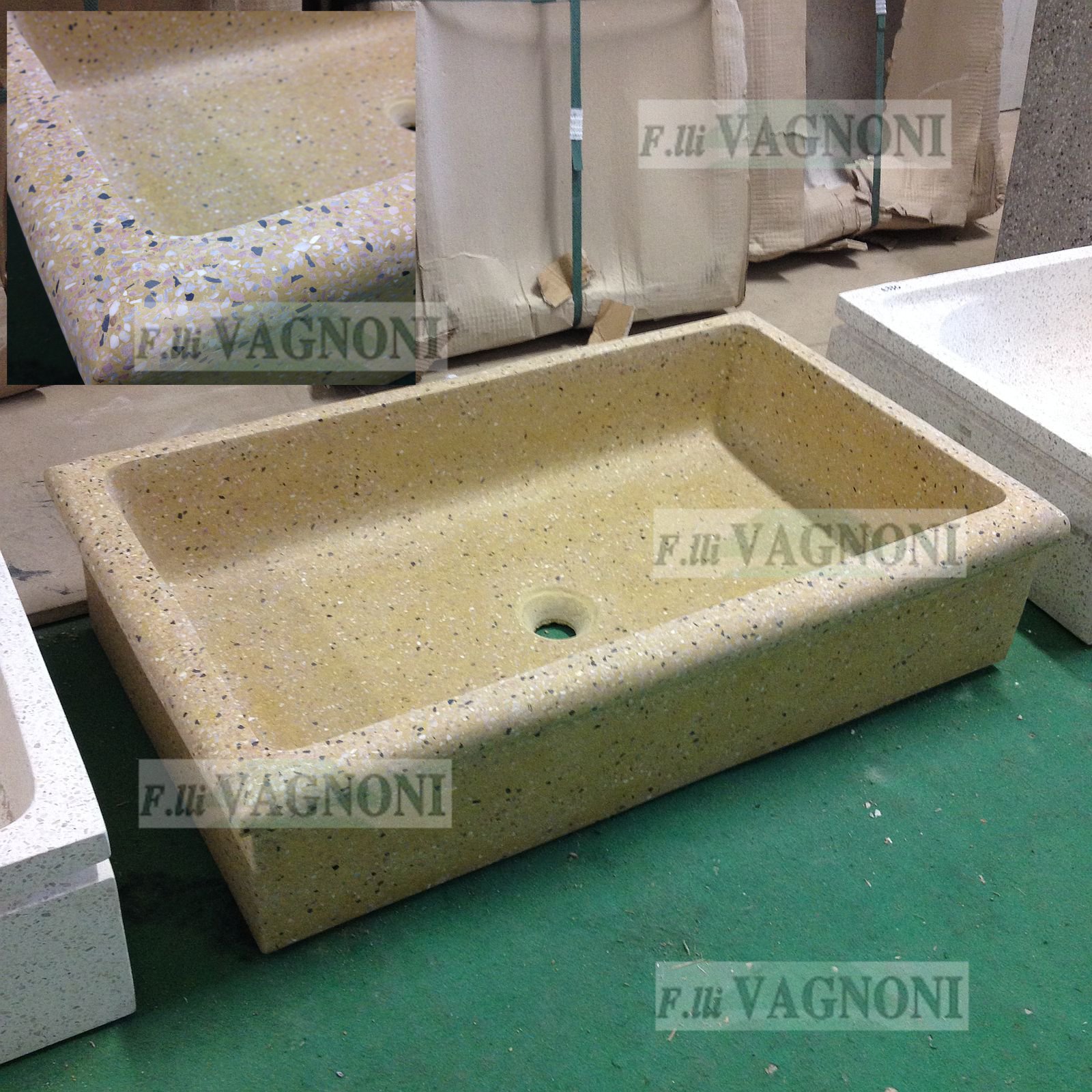 LAVANDINO IN GRANIGLIA DI MARMO Cm.67x52 giallo+ accessori
